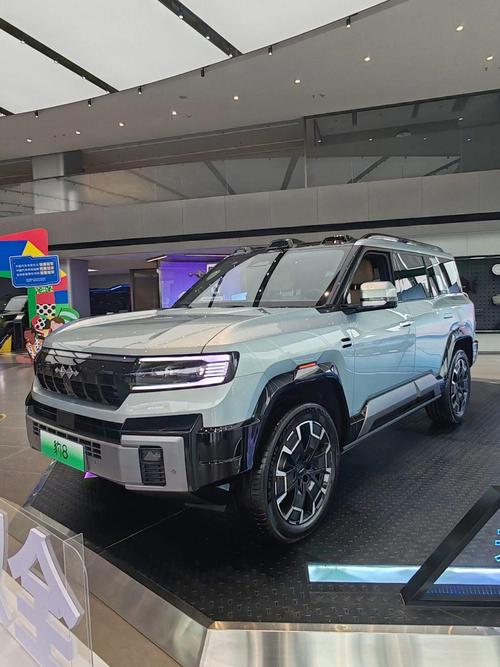 深圳183比亚迪方程豹硬派越野的爆款，英菲尼迪35周年与你共成长